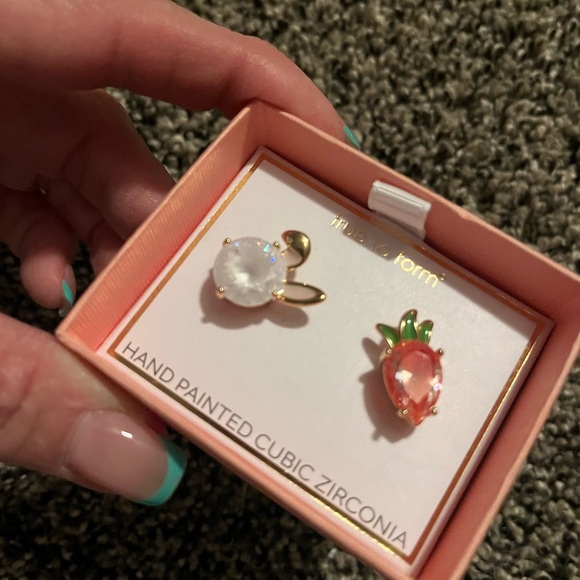 True to Form Easter Earrings - Picture 2 of 3